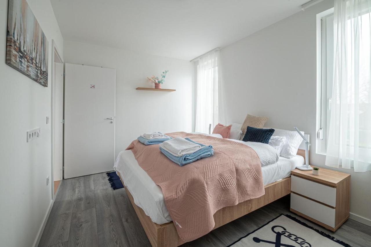 Roze Blue Design Apartments Чопак Екстер'єр фото